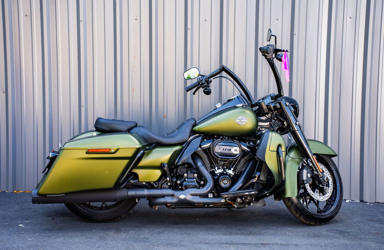 It's good to be king….2022 Road King Special in Mineral Green