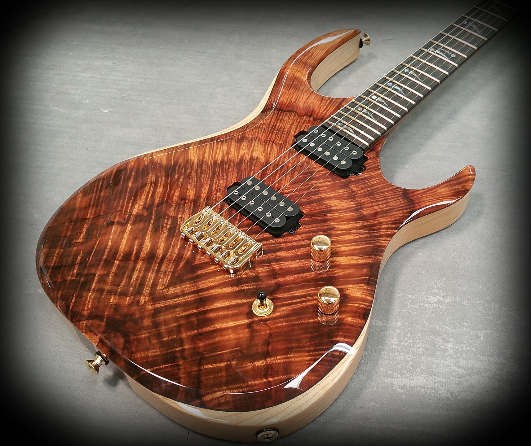 Kiesel - K6 (K Series) Master grade flamed koa top on ash body 