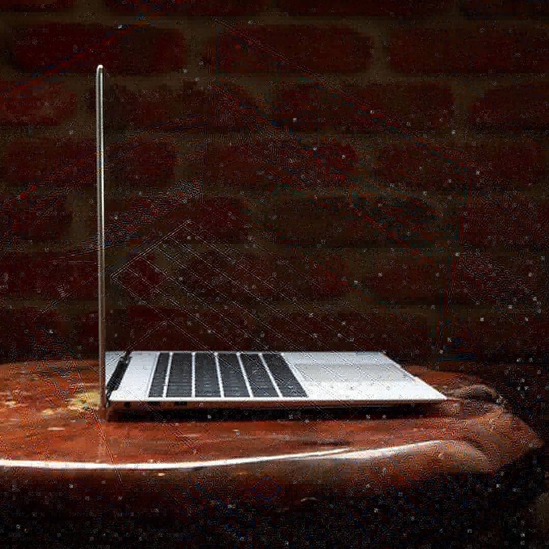 Matebook E core i3 11th gen 8GB ram 128GB ssd 779$ core i5 11th