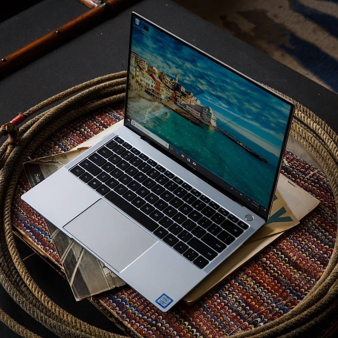 Matebook E core i3 11th gen 8GB ram 128GB ssd 779$ core i5 11th