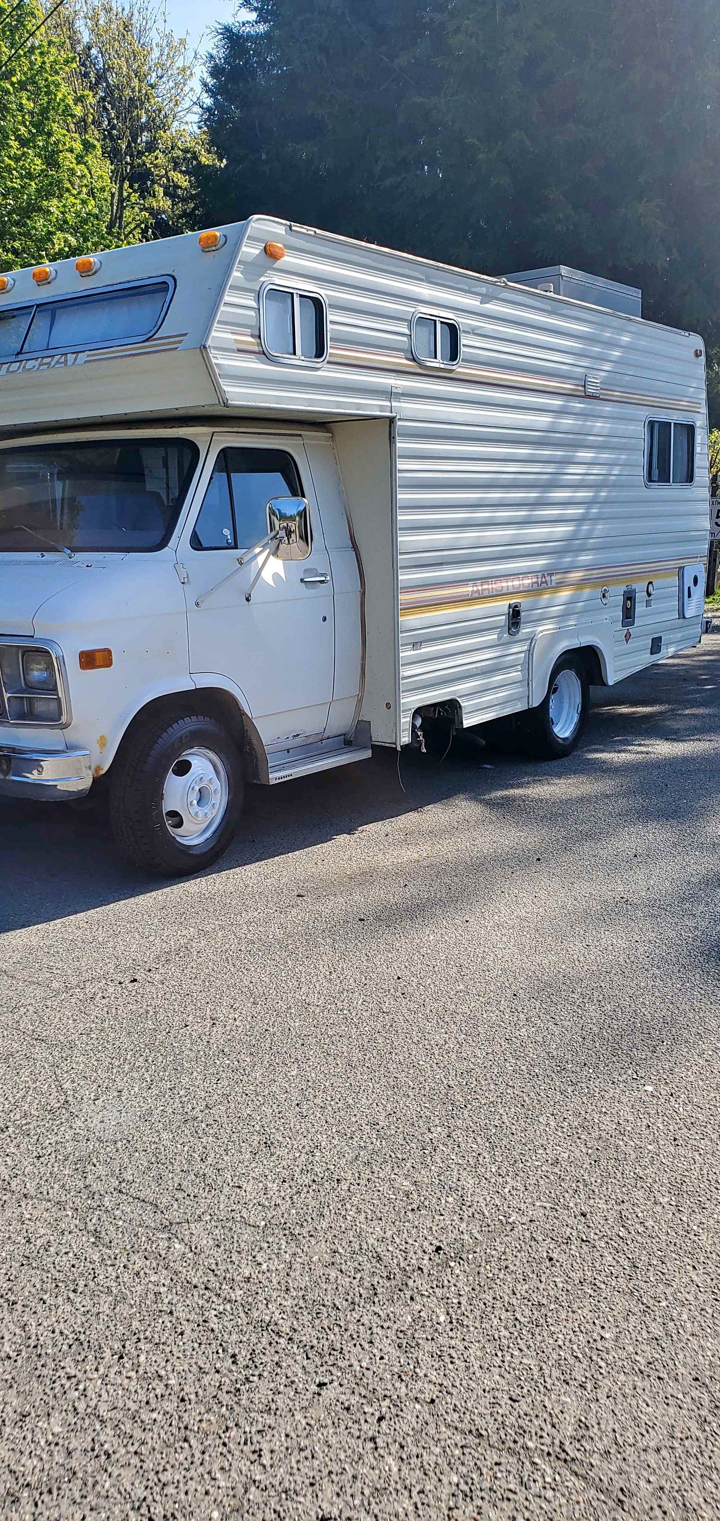 1980 20 foot chev aristocrat ready for fun - RVs & Campers - Sooke ...