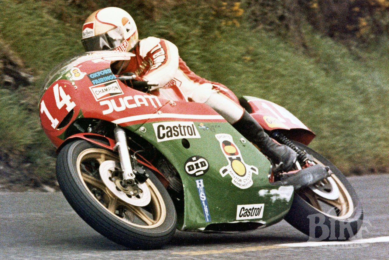 Old - Mike Hailwood in the 1979 Formula One TT. Just how hard he was ...