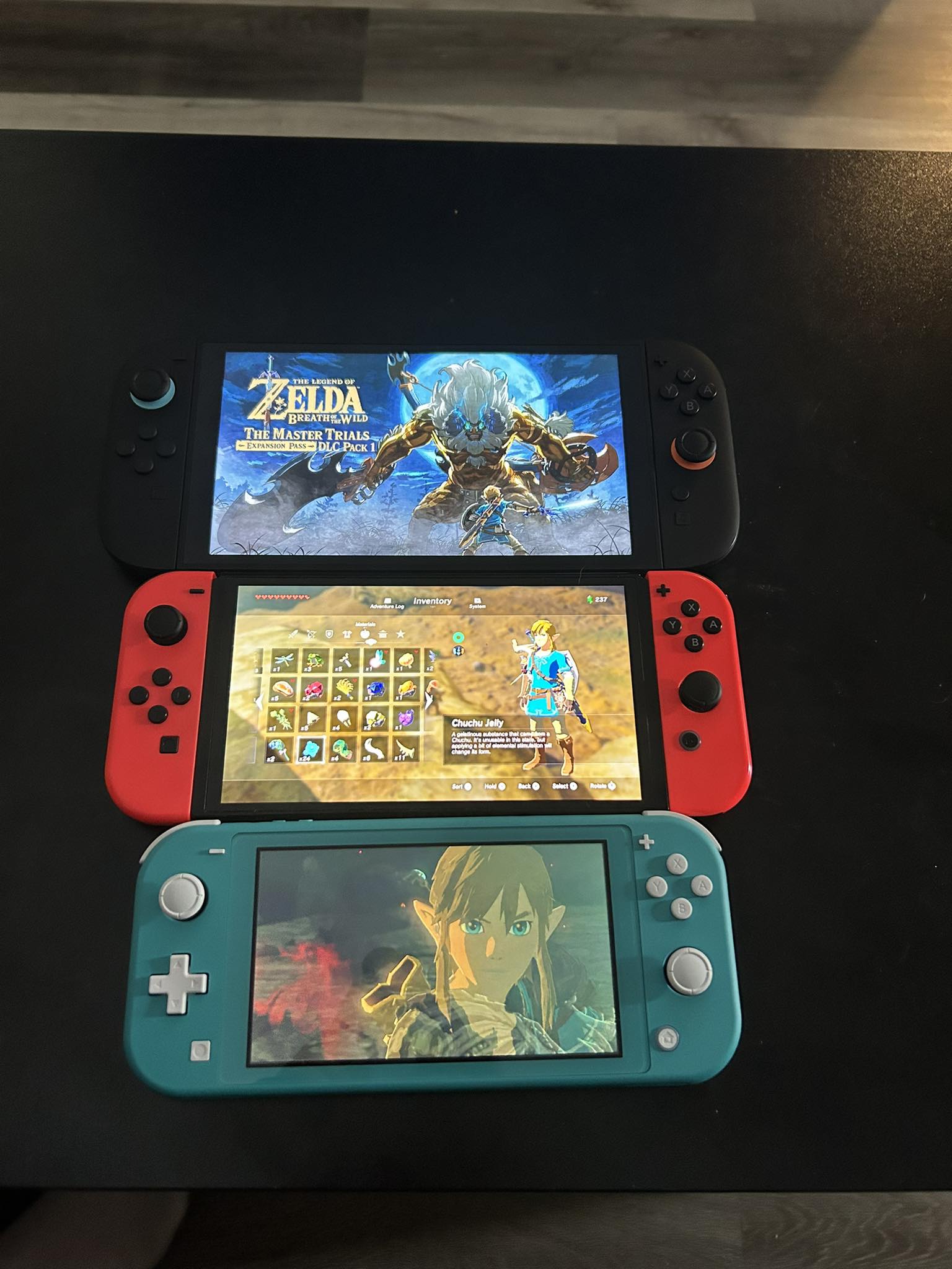 Nintendo Switch vs Switch Lite size comparison