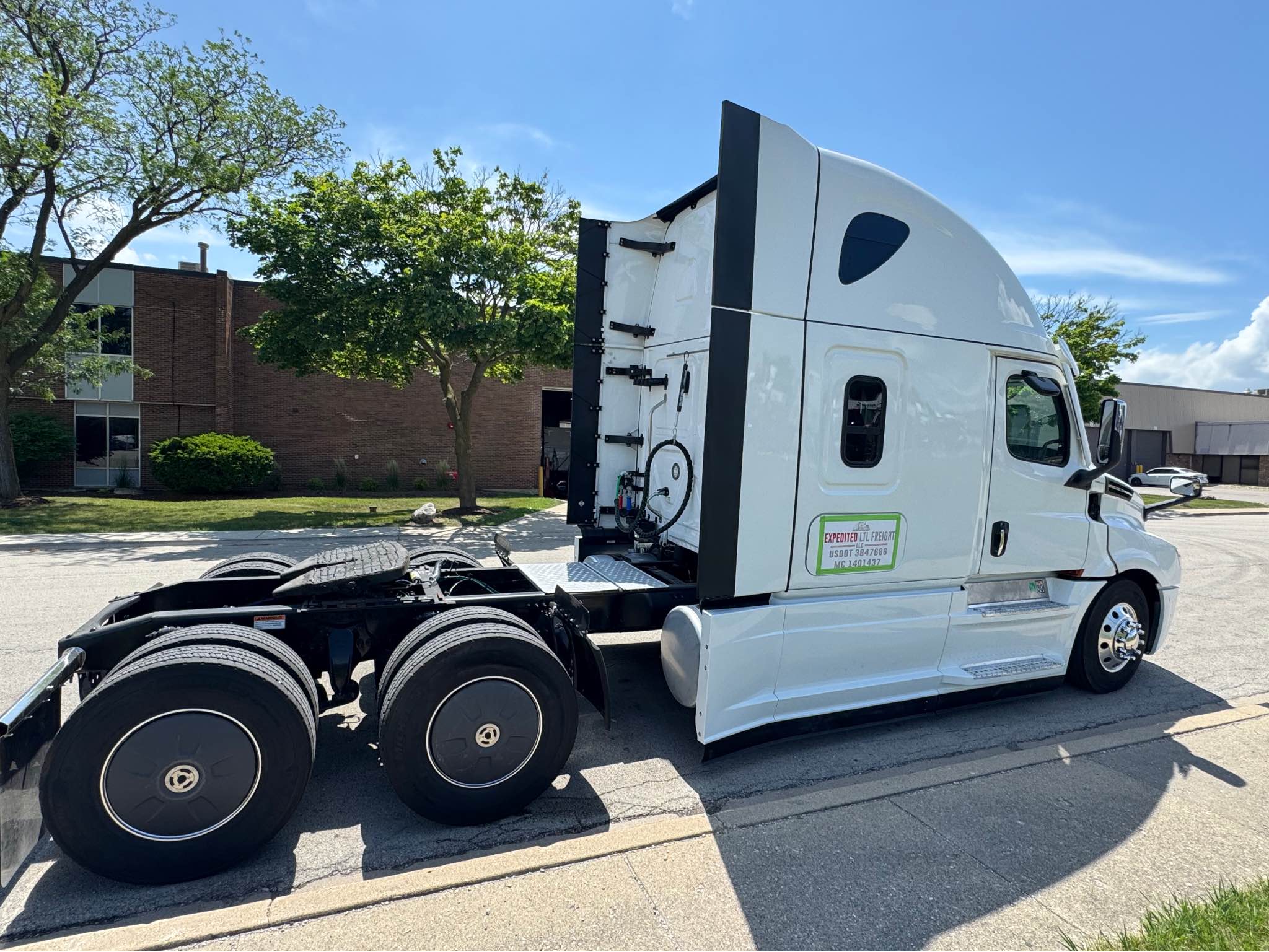 2018 Freightliner CASCADIA 125 For Sale | Day Cab | #762536