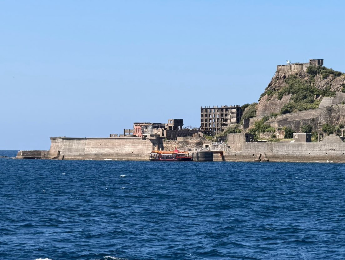 軍艦島で1番大きいアパート、65号棟です。 #軍艦島 #端島 #長崎 #廃墟