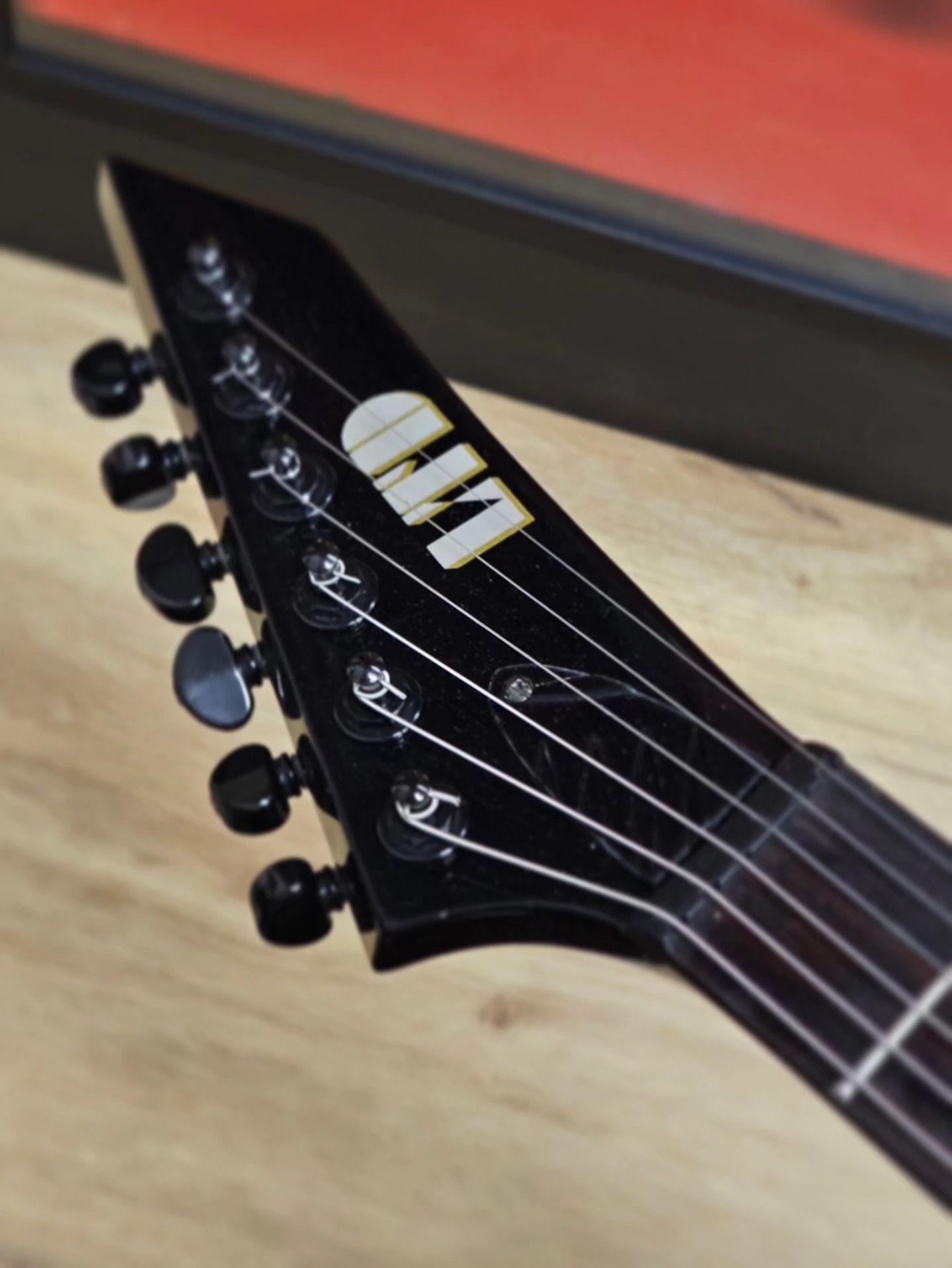 ESP LTD EX-400BD review with EMG pickups