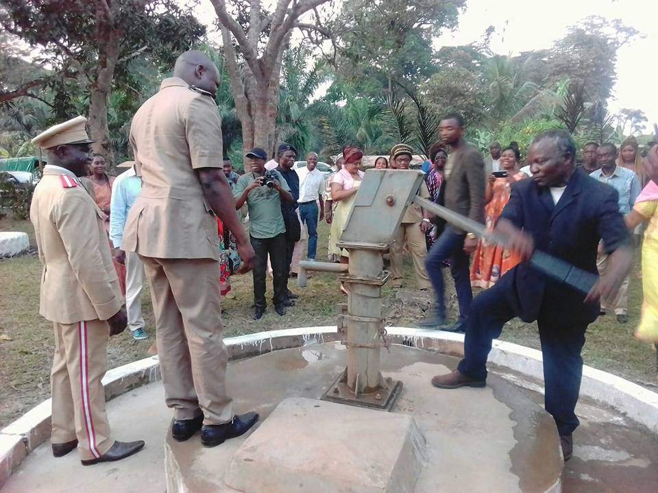 Le Préfet de la Mefou et Akono accueilli par SM. Obougou Balla ...