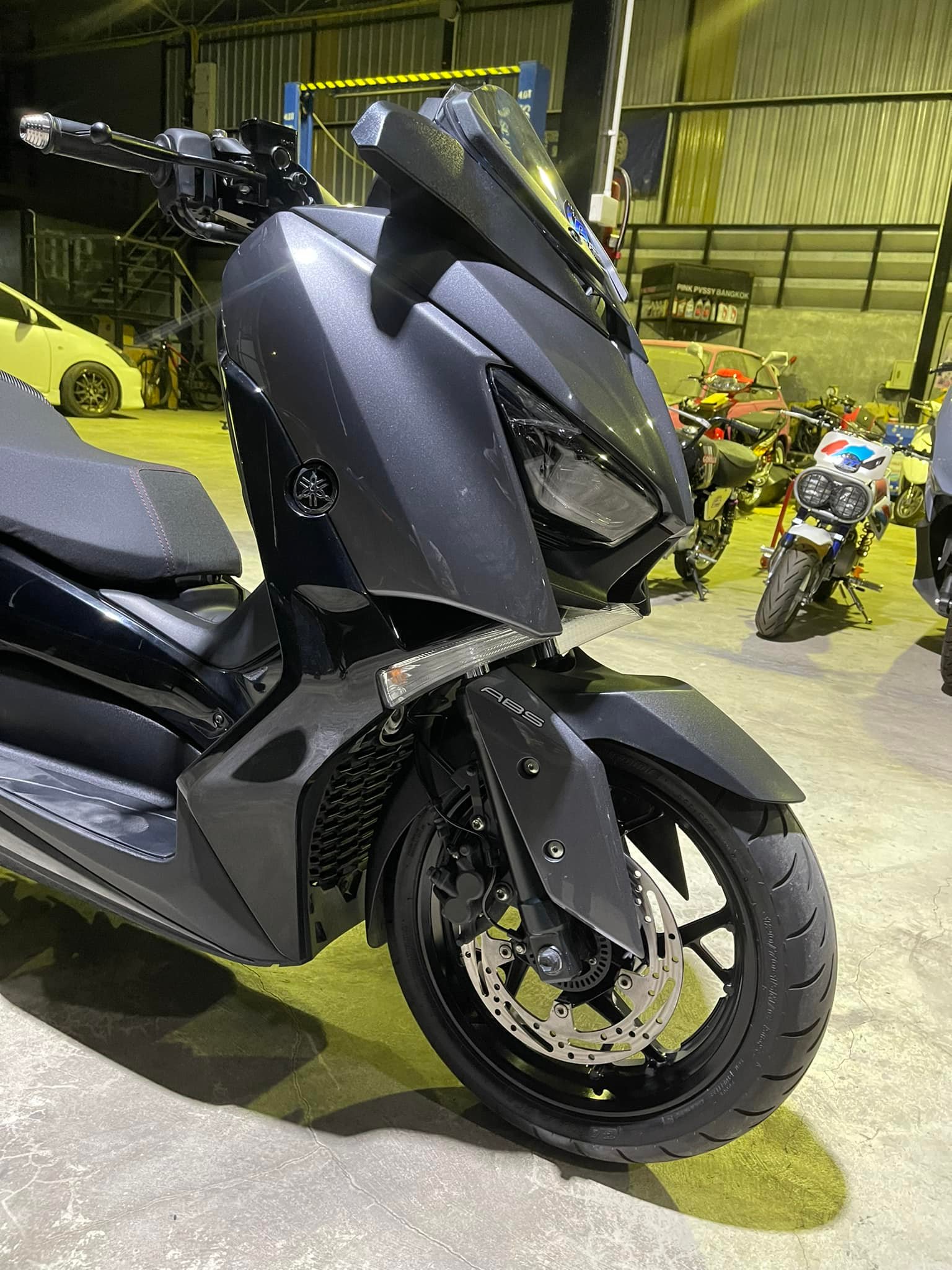 AT RACE SHOP - Xmax 🖤 #จัดสภาพอัพ360cc #สับชุดสีเทาดำ... | Facebook