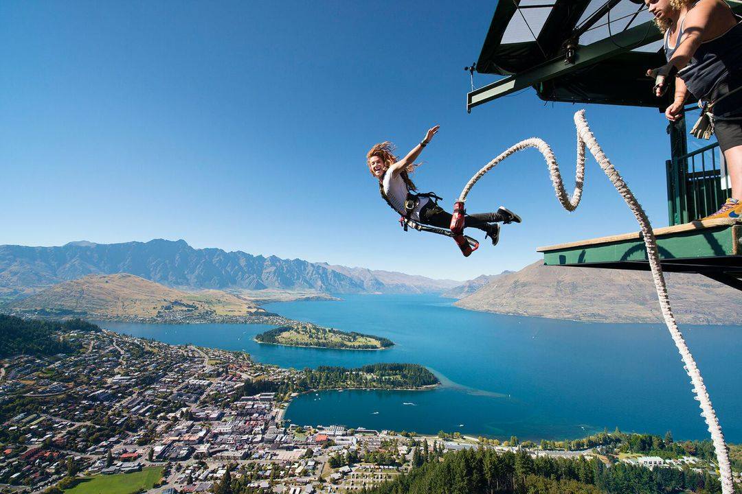Экстрим глотка. Bungee jumping новая Зеландия. Прыжок с банджи Квинстаун. AJ Hackett Bungy. Банджи джампинг Австралия