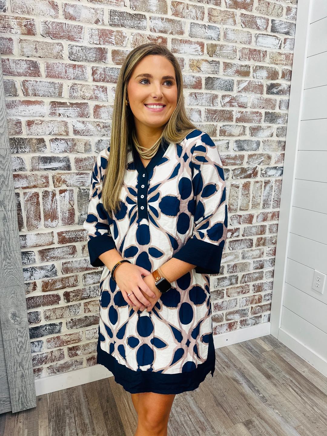navy and beige dress neutral at Pembroke Pharmacy Boutique release_2026-04 on style for easy Size (US):4 Plus Size Fishtail V-Neck