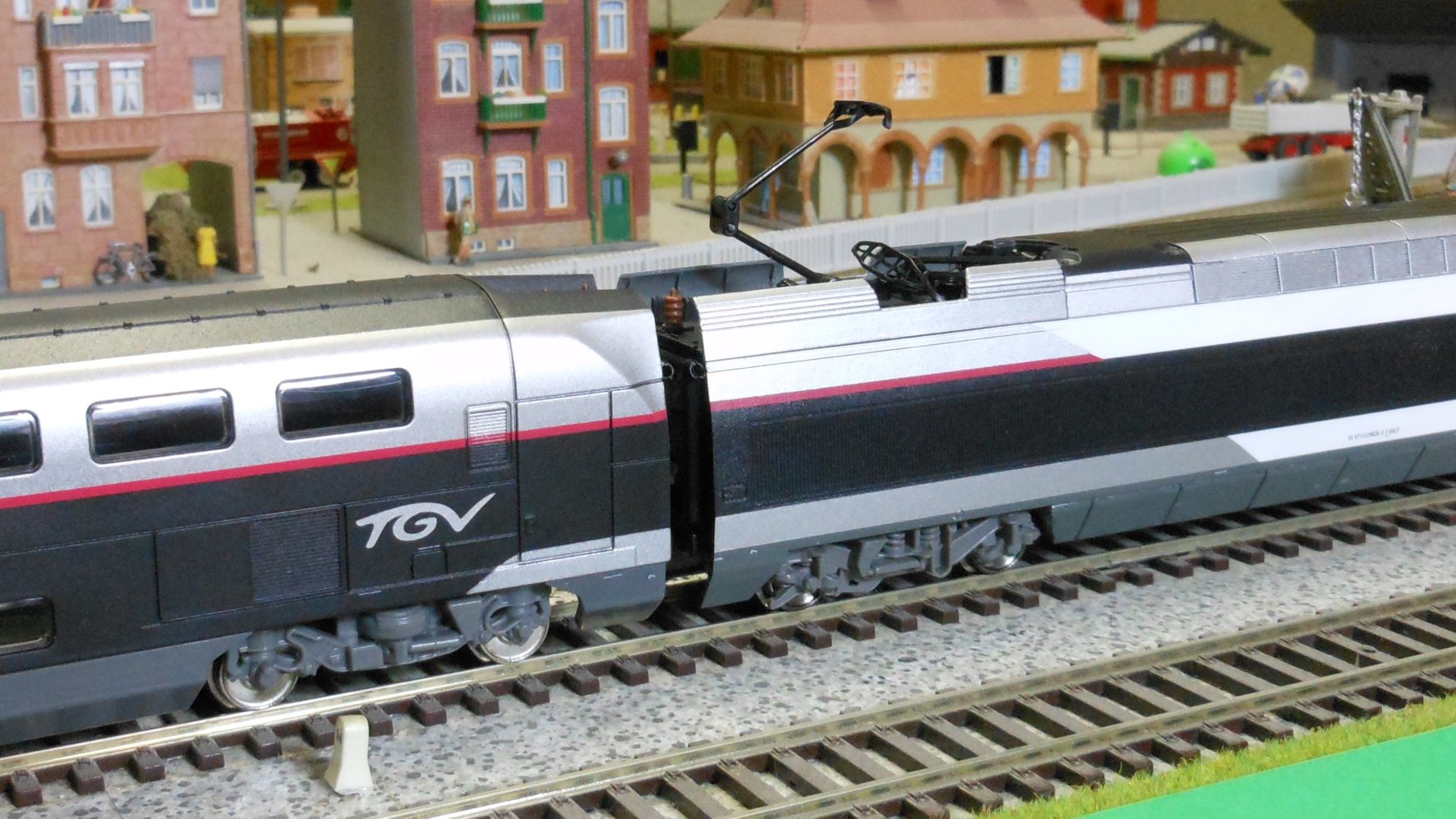 Train Électrique MEHANO TGV INOUI Avec Circuit - Locomotives Et Wagons Passagers