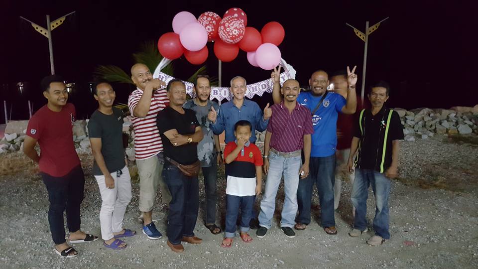 Roti Rentung - HAPPY BIRTHDAY TO MR. ZAINAL BIN AMID 52... | Facebook