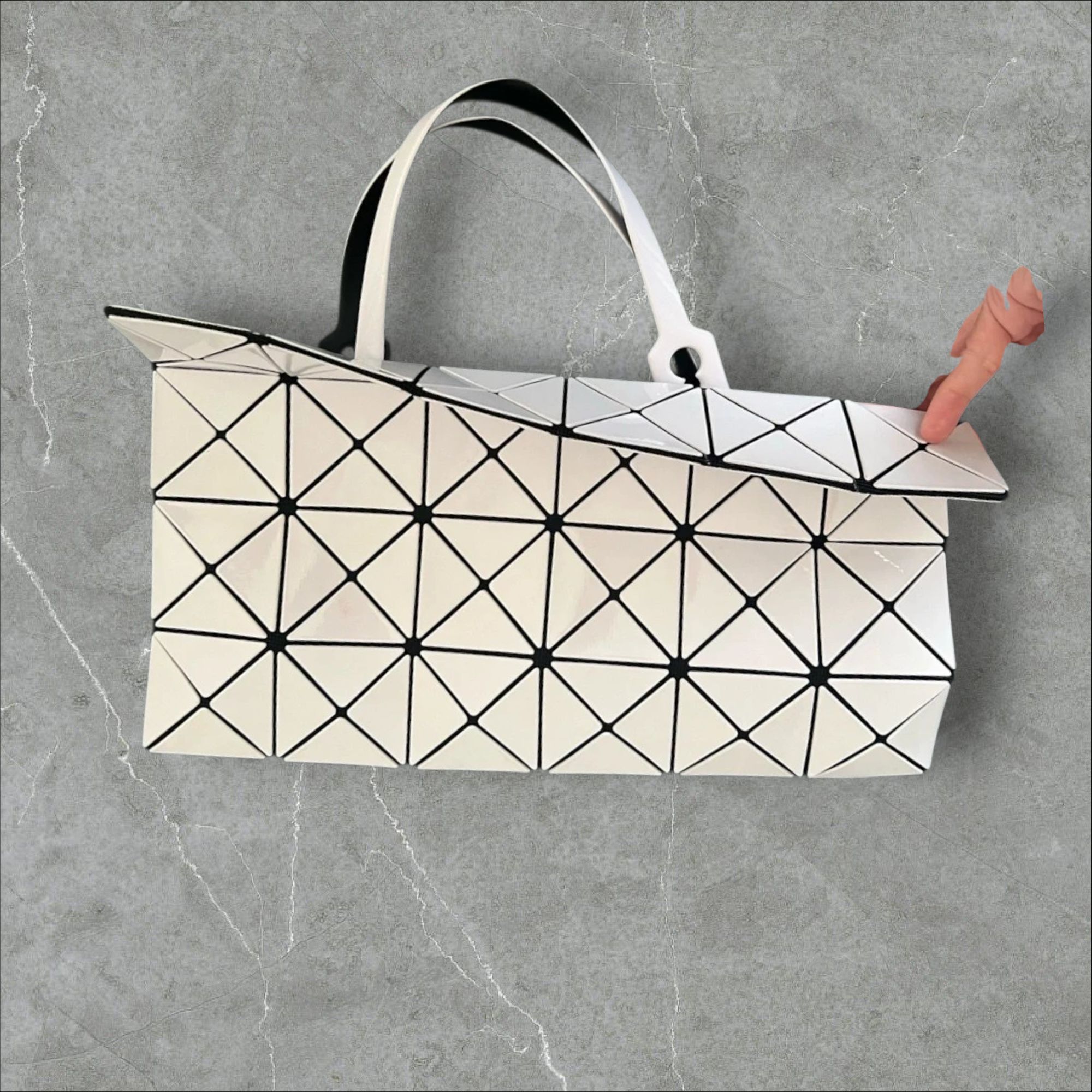 baka may looking BAOBAO ISSEY MIYAKE WHITE TOTE BAG GEOMETRY 