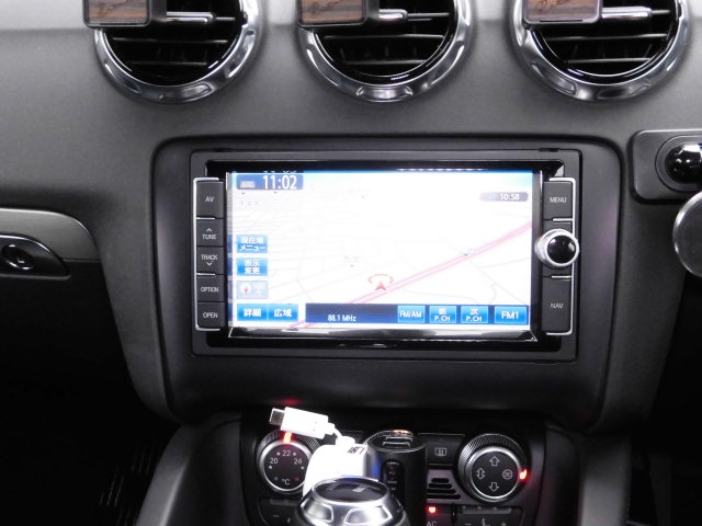 新潟県から初めてご来店のAUDI アウディ TT 8Jのお客様です。 今回は