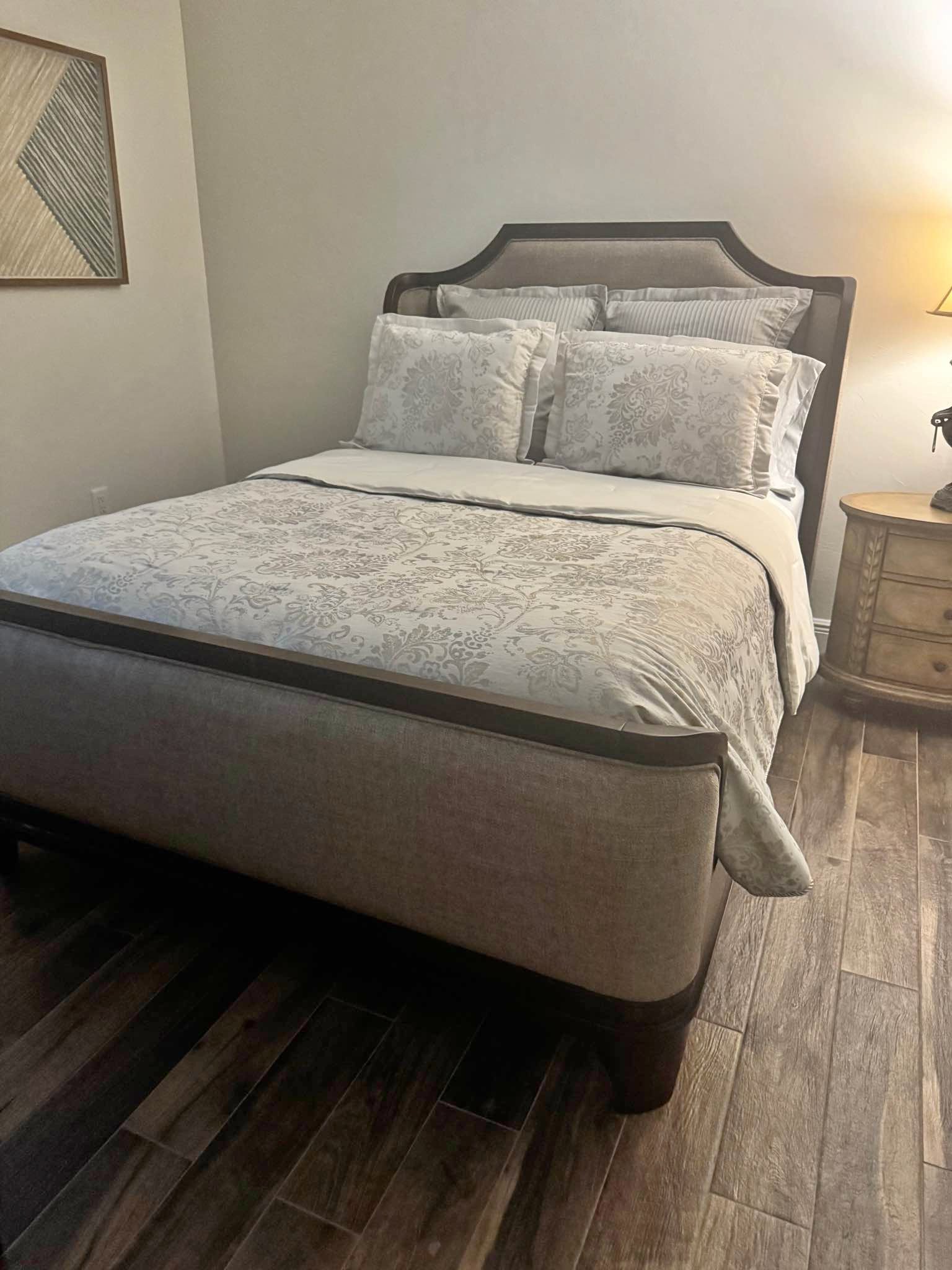Vacation home bed frame and post, barely used in great condition - Beds ...
