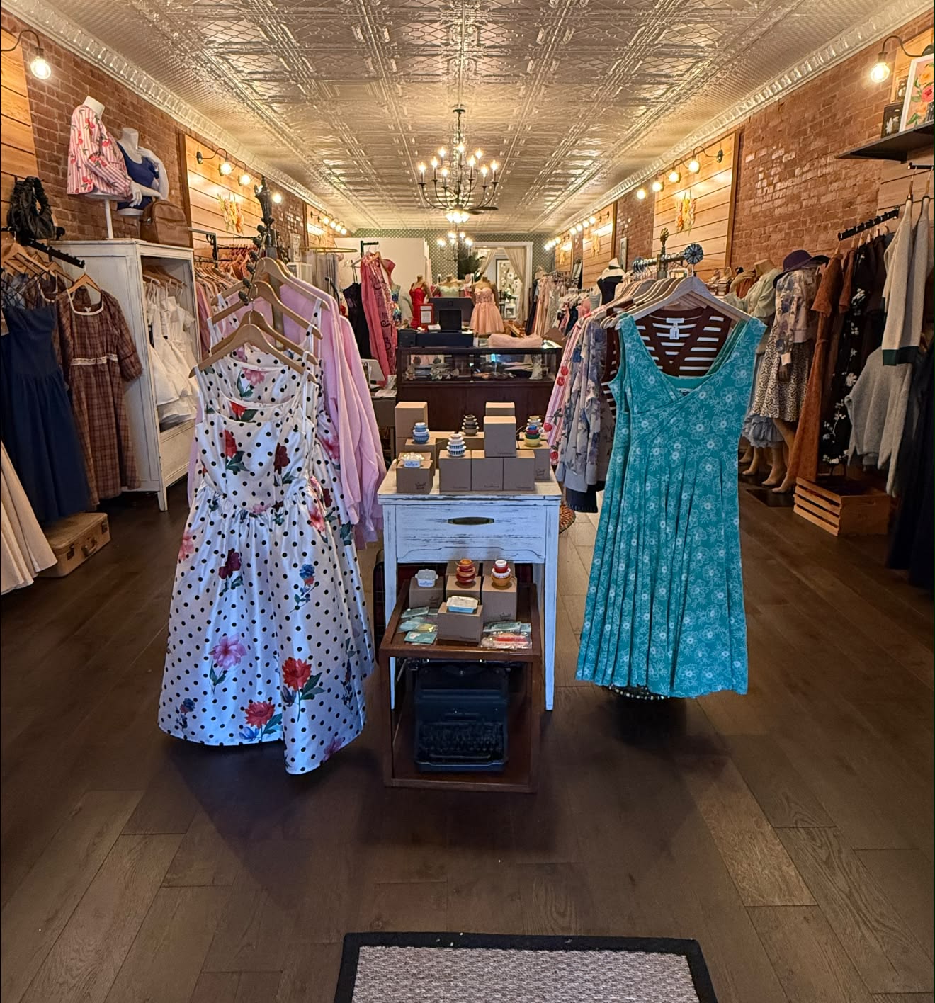 shop in dress Betty Jeffries BRIDAL FITTED Color:Porcelain IWRICH Christmas Dresses for Near me