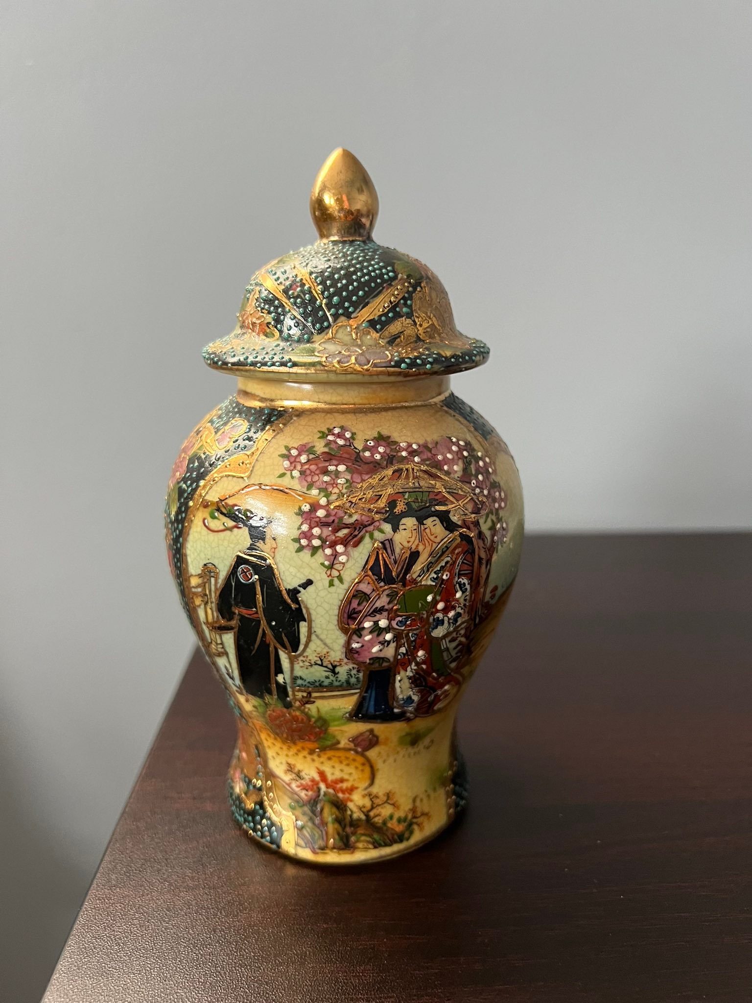Dear collector, I'm a newbie to occupied Japan figurines. I have a