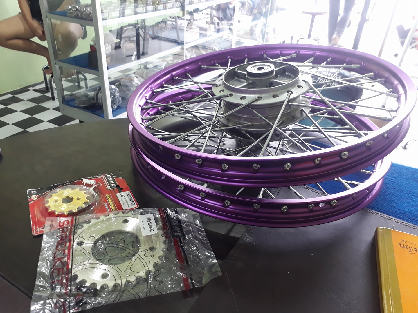 งานขึ้นล้อเมื่อวาน... - โกดังรถซิ่งเพชรบุรี Mark Racing Shop