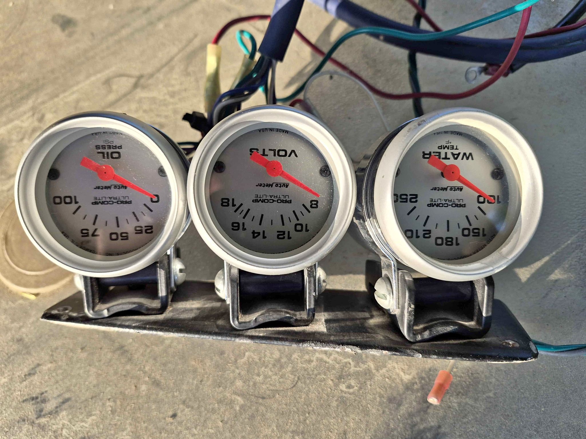 Electric Pro comp gauges , water , volts , and oil pressure - Measuring ...