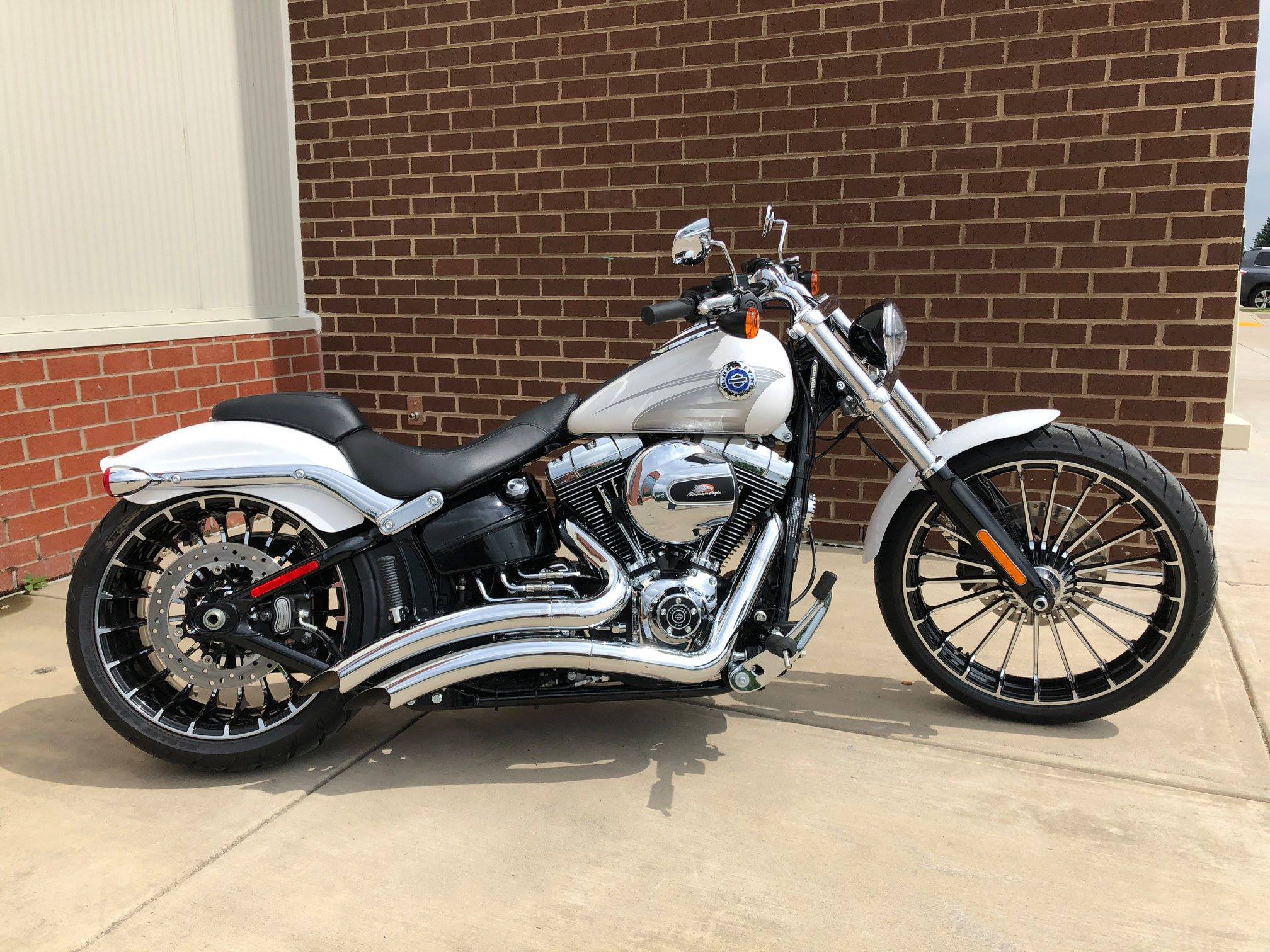 Bike Of The Week!! Take a look at this 2017 Pro Street Breakout