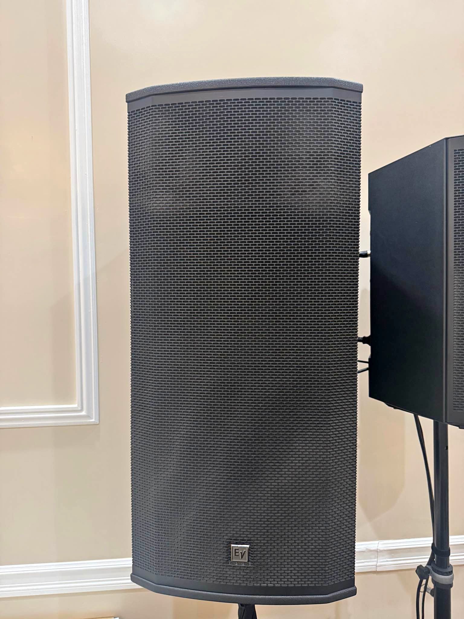 Pair of Electro-Voice ETX-35P 15