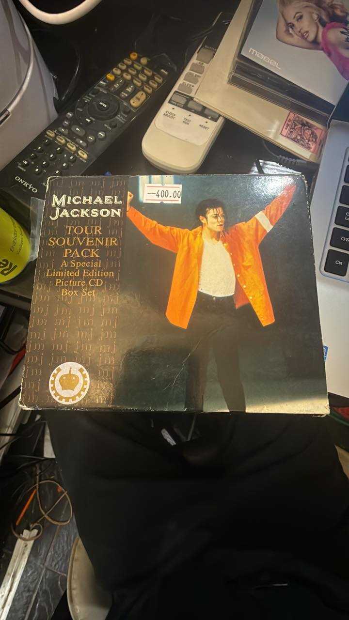 MEGA RARE】1995 Michael Jackson 2x Gold CD with 1997 calendar disc