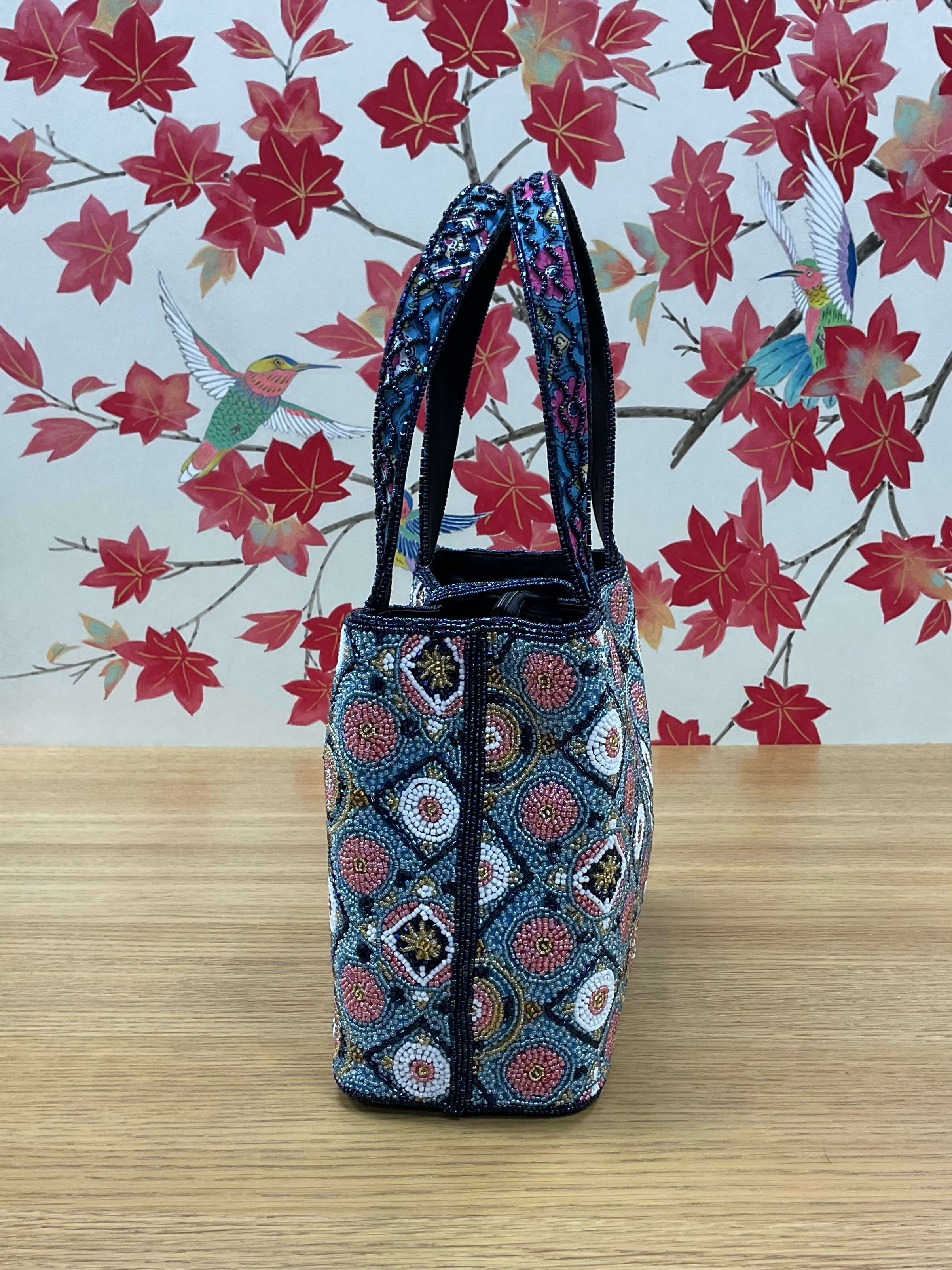 京都　祇園　香取屋の ビーズ刺繍 花柄 トートバッグ 京都祇園 香鳥屋 (@katoriya.gion) • Facebook