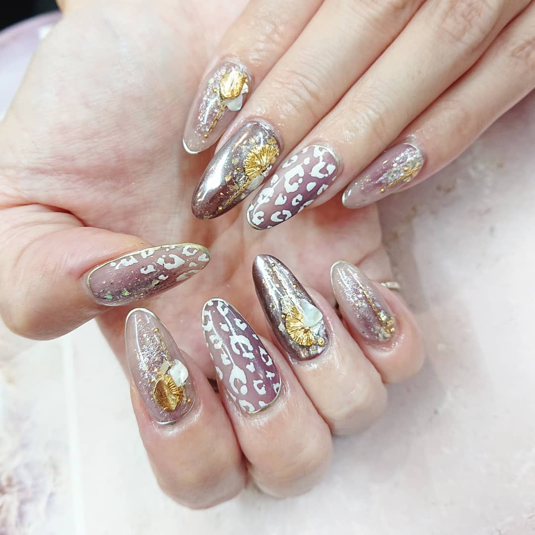 ミントハウス お客様ジェルnail 大人パープルで秋ネイル レオパードはホワイトで 担当 倉田 ミントハウス 京都ネイルサロン 長岡京市ネイルサロン 長岡京ネイルサロン ジェル ジェルネイル ミラーネイル ニュアンスネイル レオパードネイル 秋ネイル