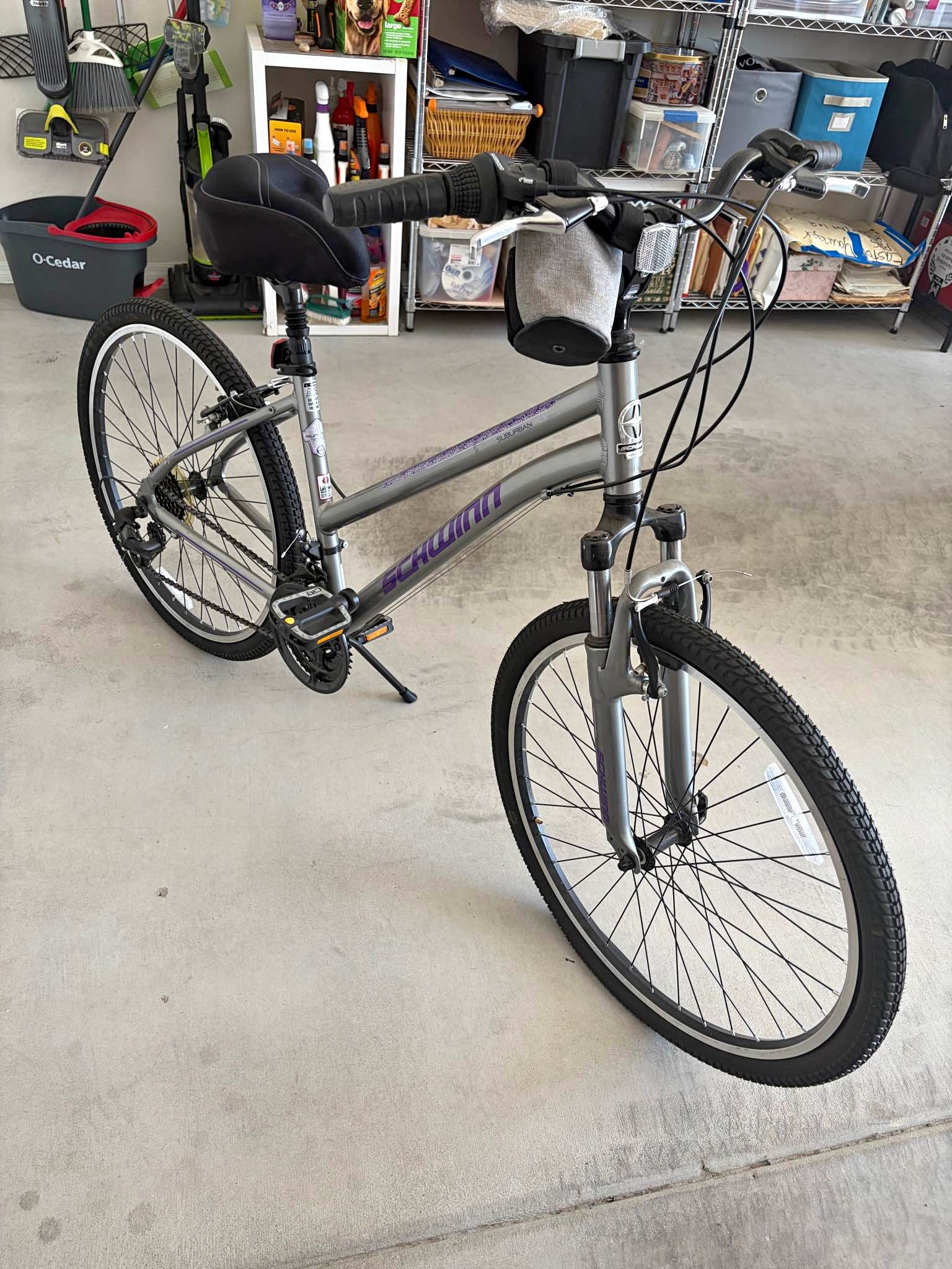 schwinn comfort-bicycles suburban Deluxe Mens Classic Comfort Bike, 27.5-Inch Wheels, 21 Speed, 17.5-Inch Aluminum Frame, Alloy Linear Hand Brakes, Silver Sporting Goods speed trigger shifters Schwinn Men's Suburban ALX 26