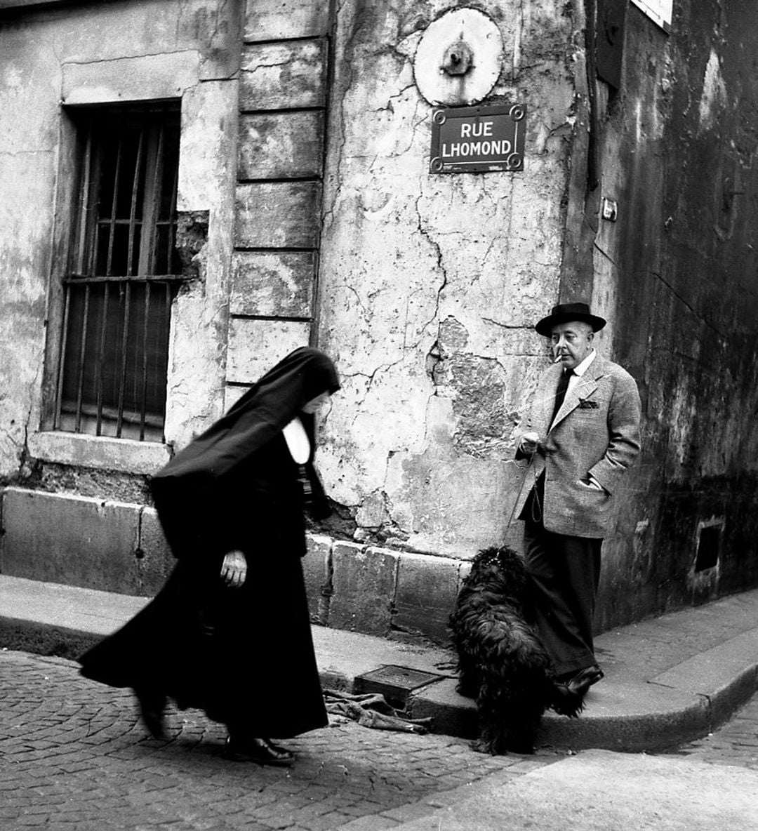 Jacques Prévert photographié par Robert Doisneau, Paris, 1955