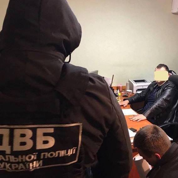 Авто копала вор