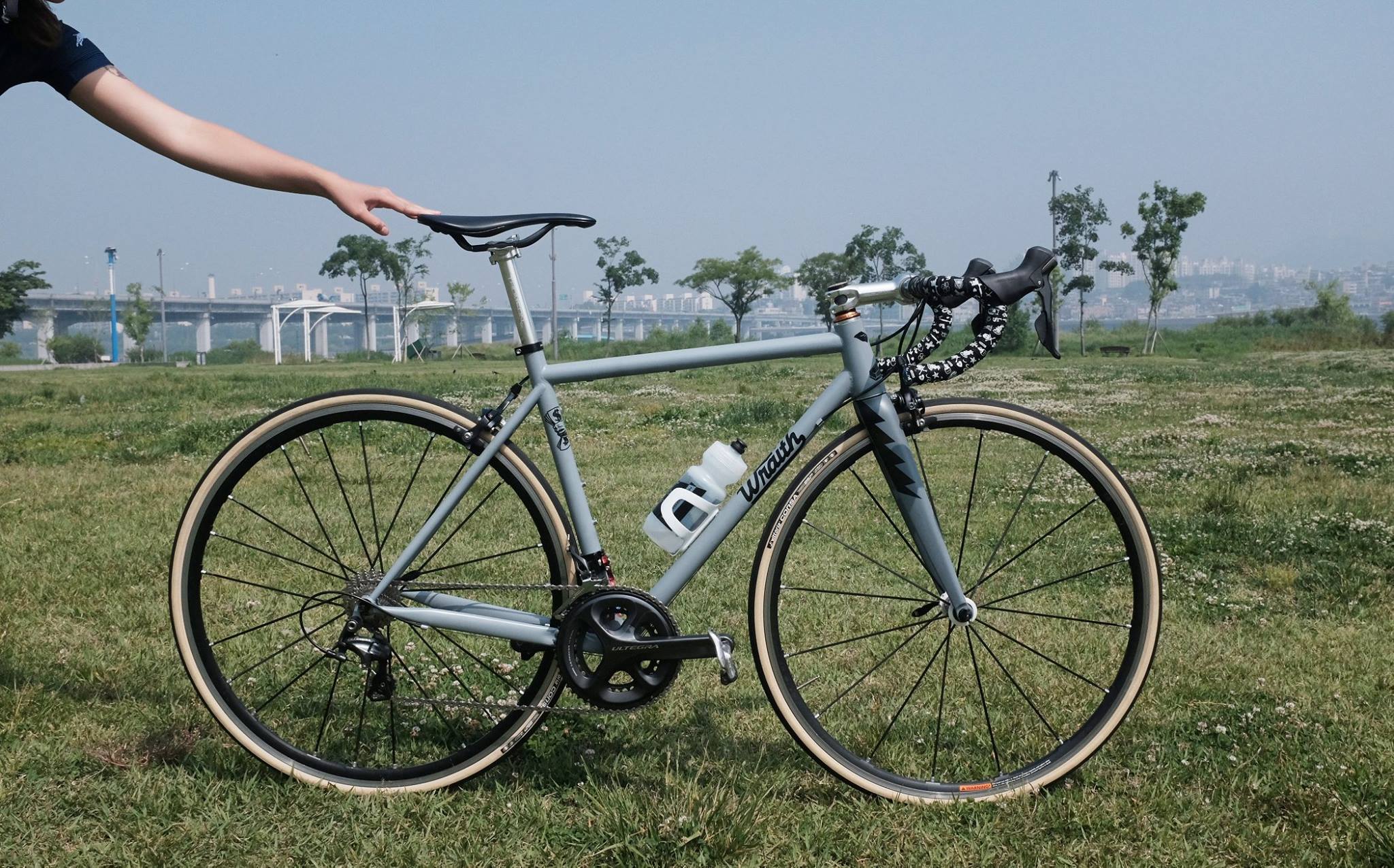 Wraith Fabrication - THE HUSTLE 미국... - BIKE MAKES ME HAPPY | Facebook