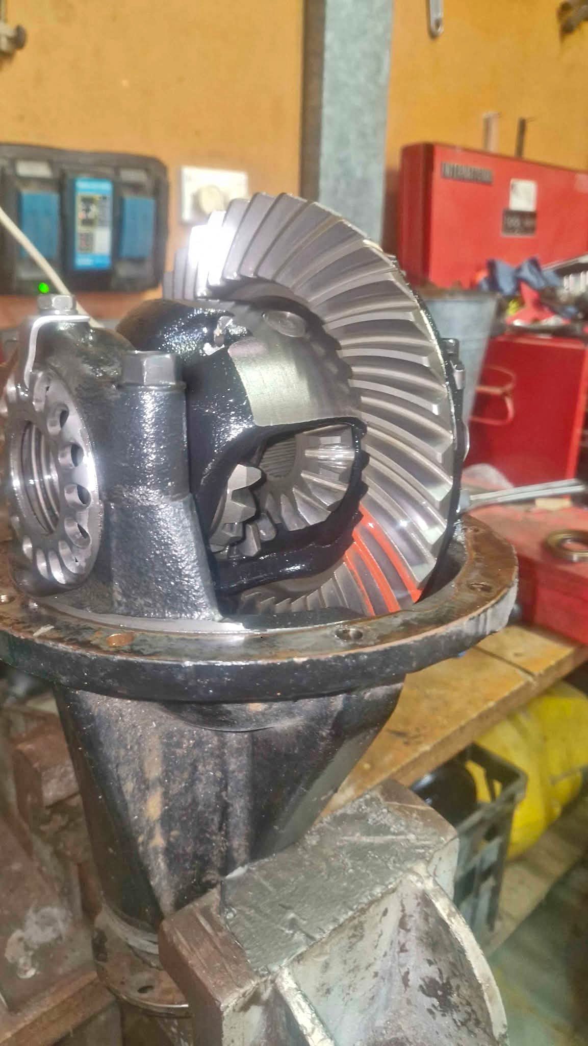 Ln106 4.88 diff - Car Engines & Engine Parts - Browns Plains ...