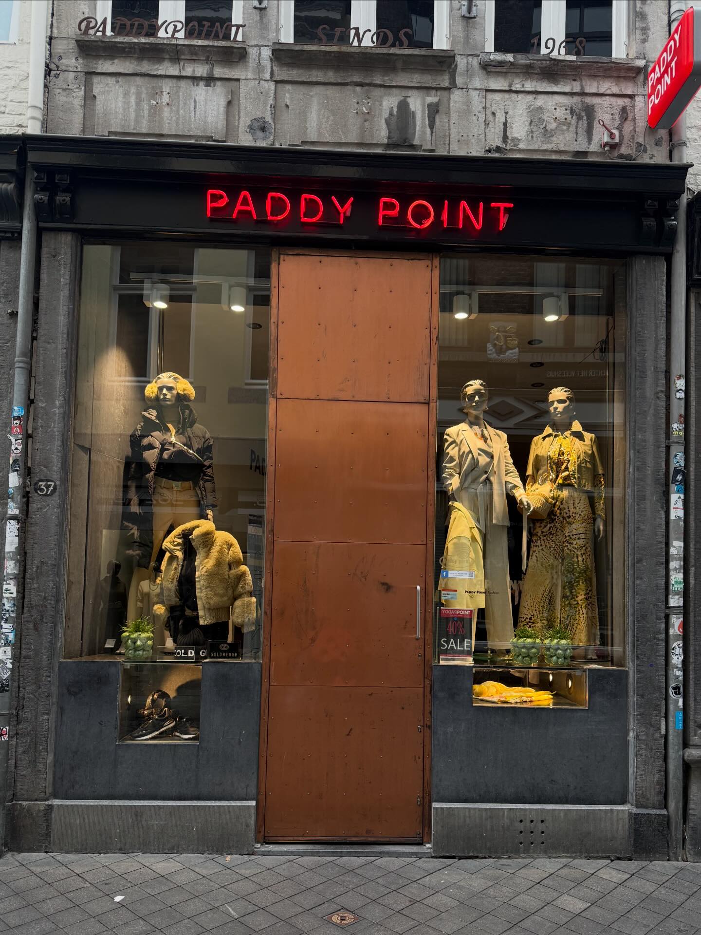 Etalage van de... - Paddy Point Damesboetiek Maastricht | Facebook
