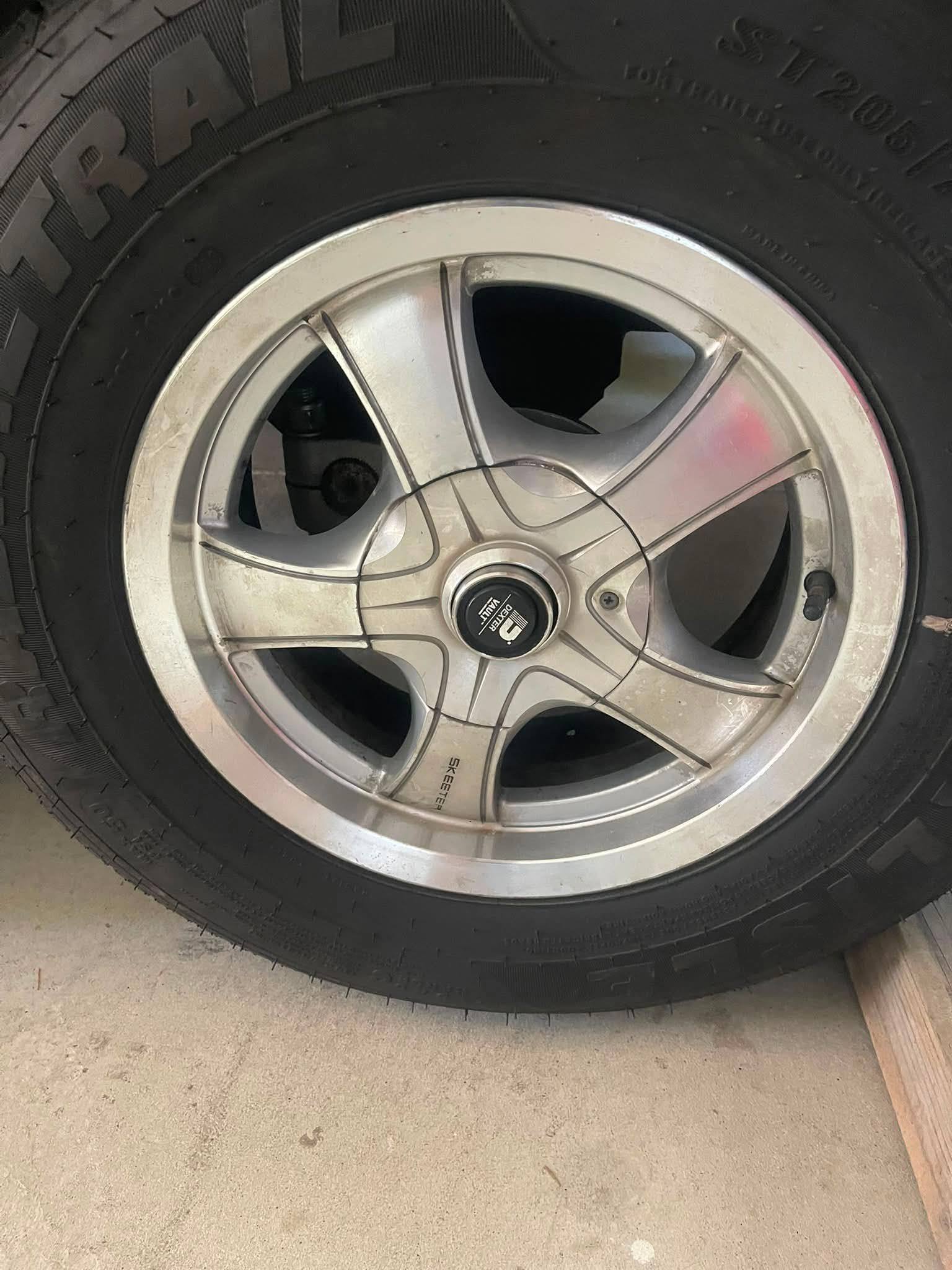 2012 Skeeter boat hub cap center for sale or trade?