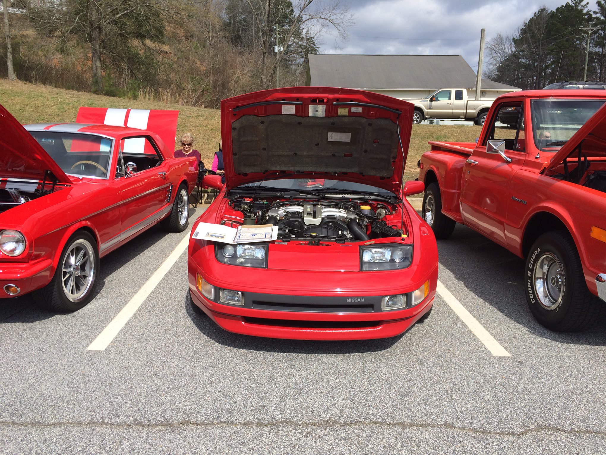 Two Z32's found in the wild today (Broke Historic Car Show)