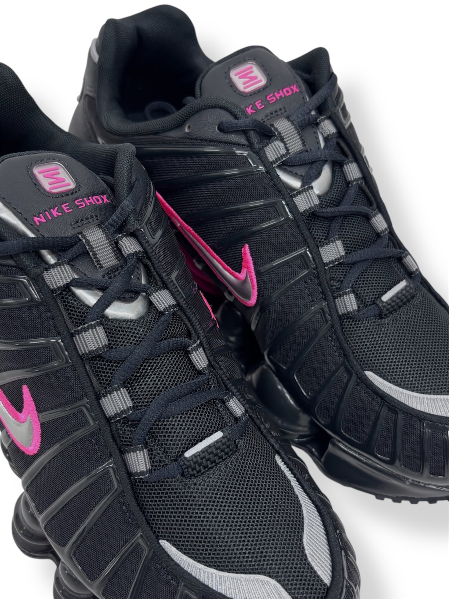 NIKE(ナイキ)から、 