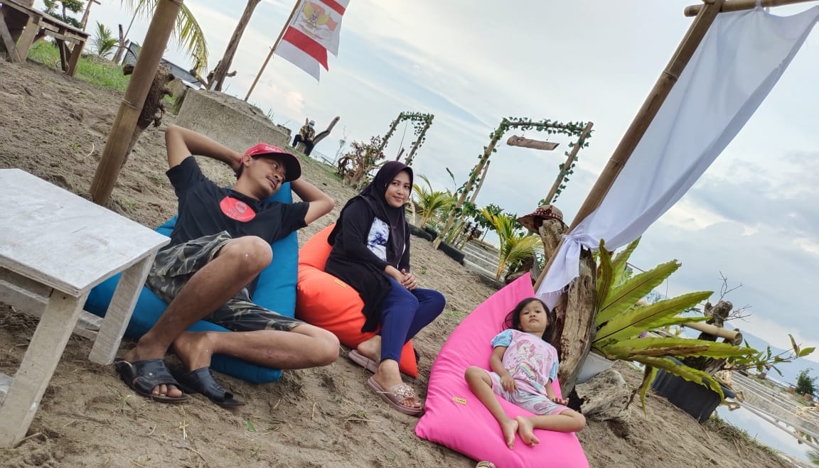 Difa Cafe Pantai Sawmill