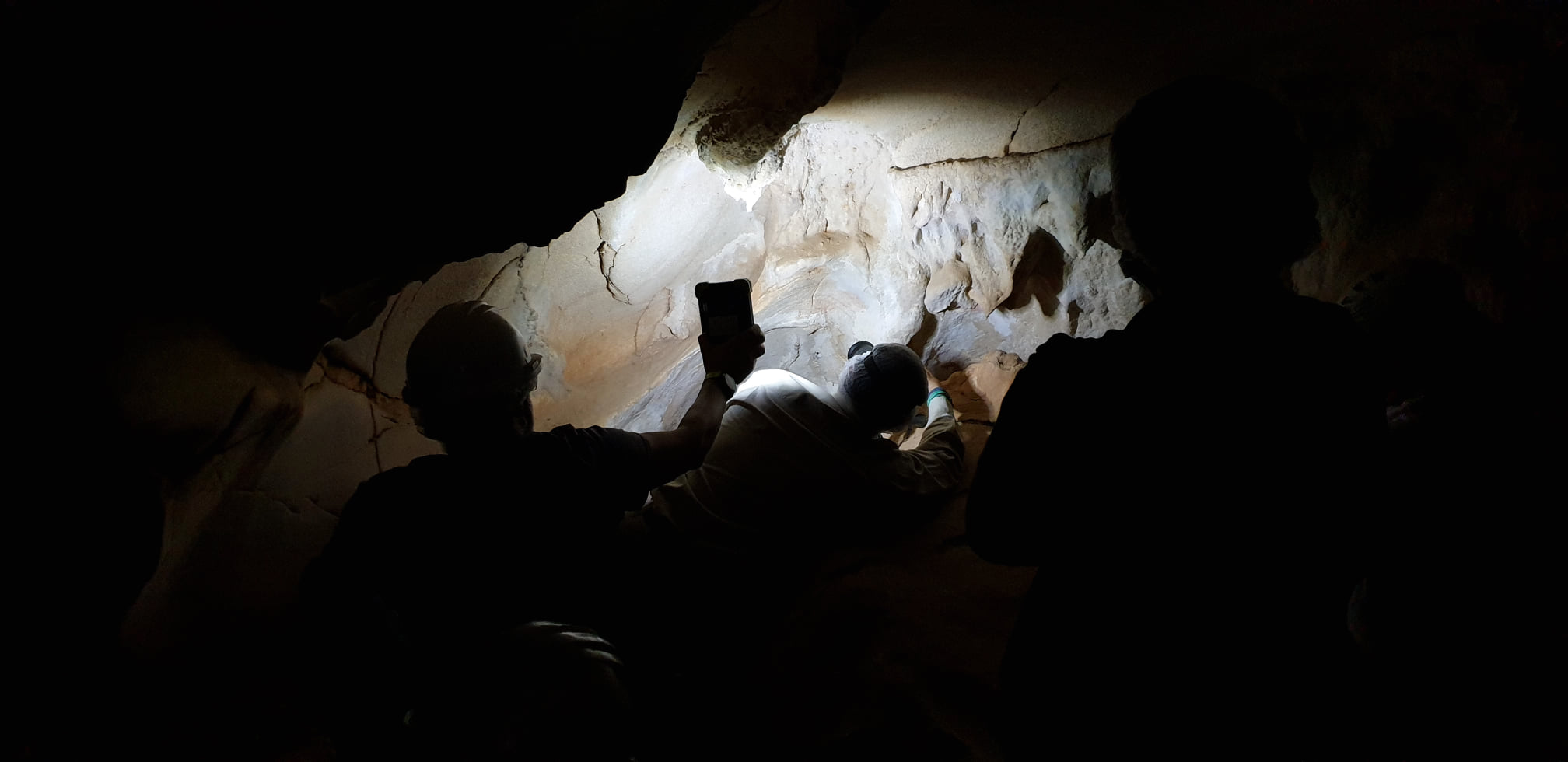 Morbase - A Gruta do Escoural é um dos monumentos mais... | Facebook