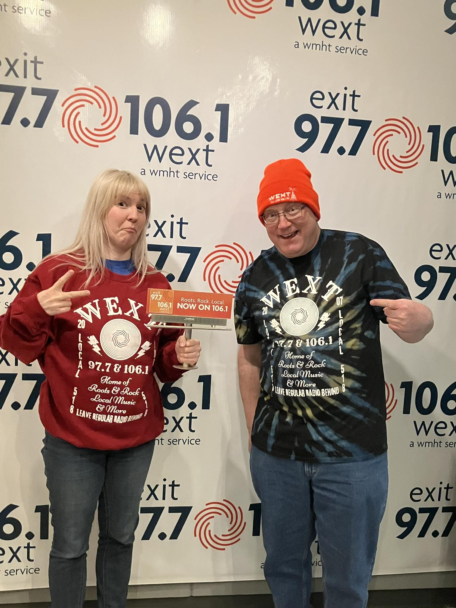 SKI-QX DJs + Meshach from @mountainmusicvt with our favorite songs ...