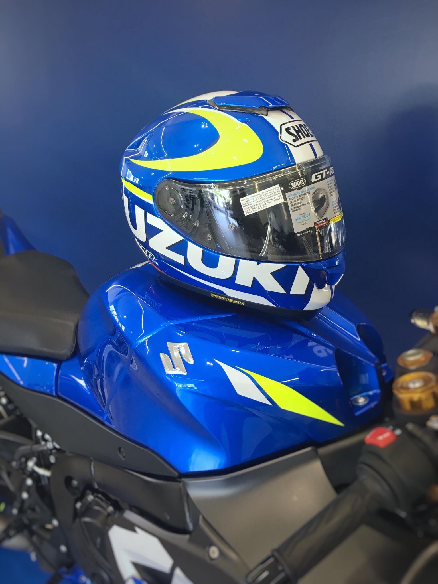 casque shoei gt air suzuki gp GT-Air 3 Full Face Helmet Mike TC-6 Medium The Shoei GT Shoei GT-Air 3 Hike Helmet
