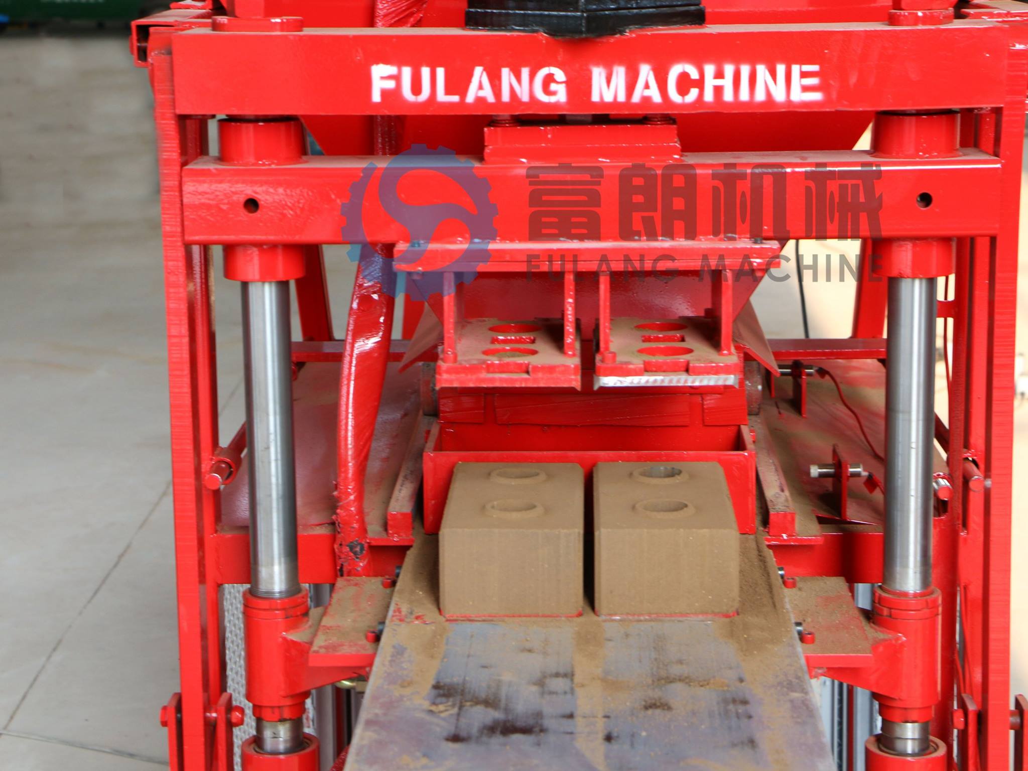 Concrete block machine and CEB machine