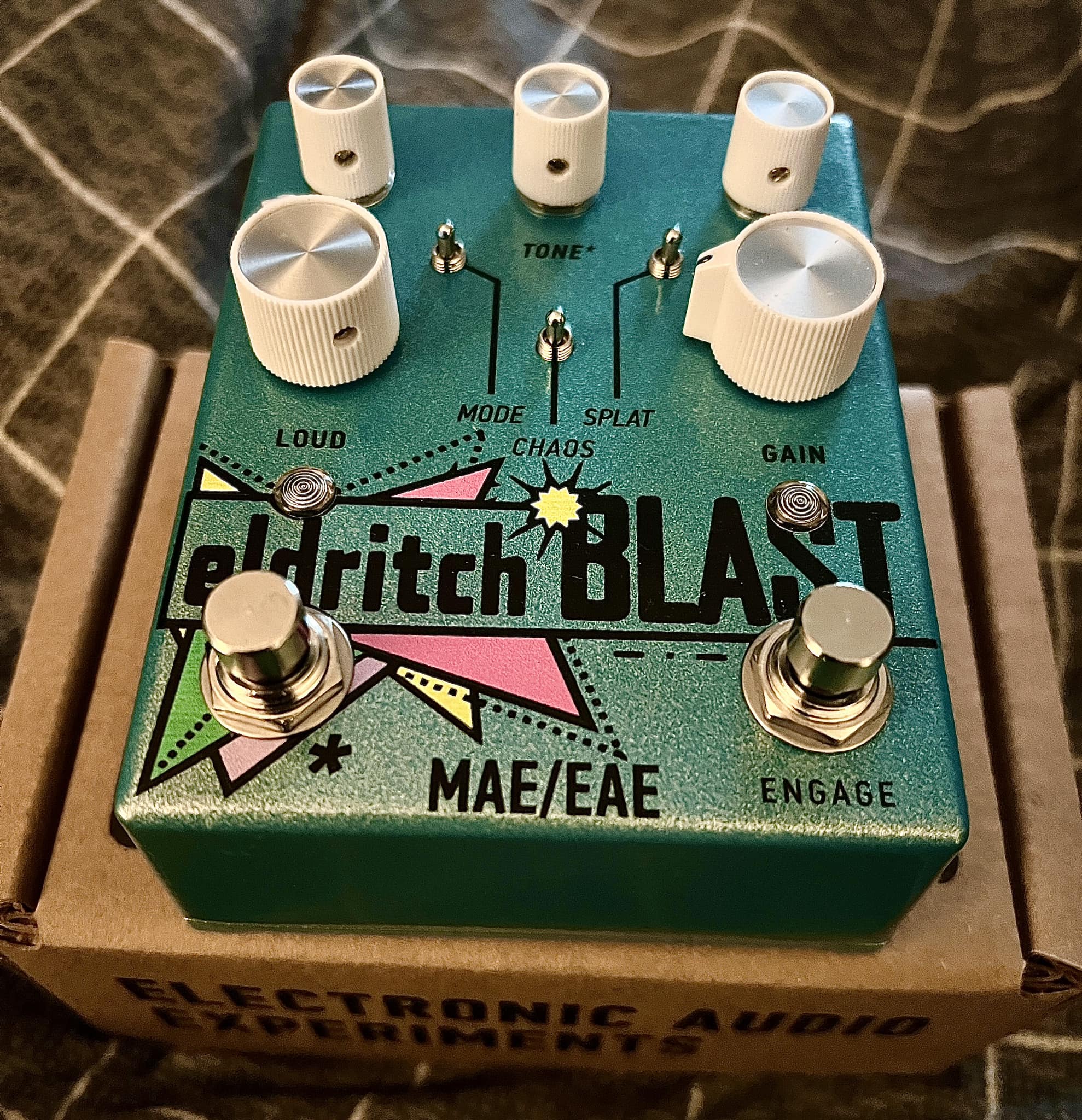 NPD! Electronic Audio Experiments 0xEAE Fuzz. This thing rips!