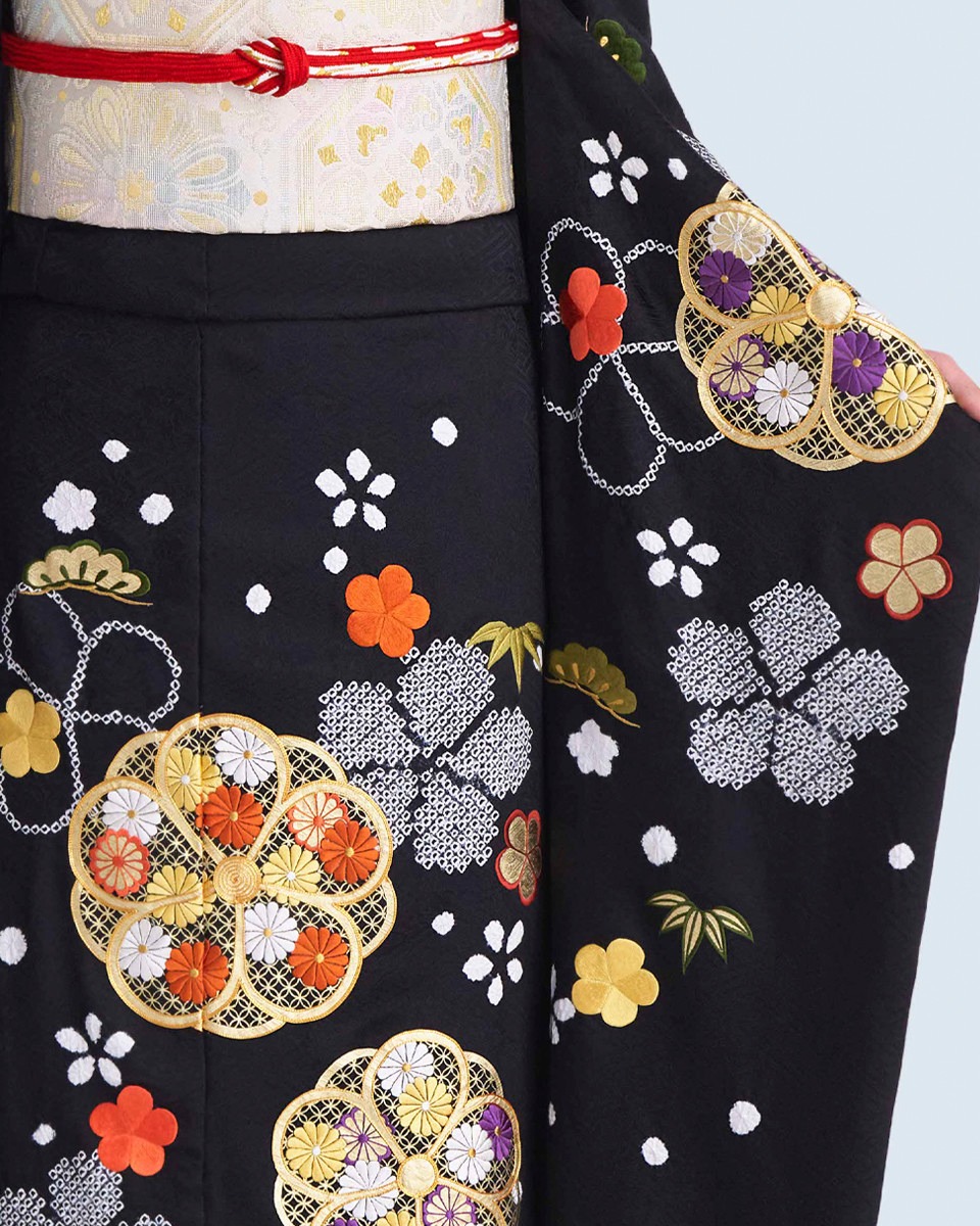 CHISO Furisode 千總 振袖 三友の舞 - さんゆうのまい - 深い黒の地色