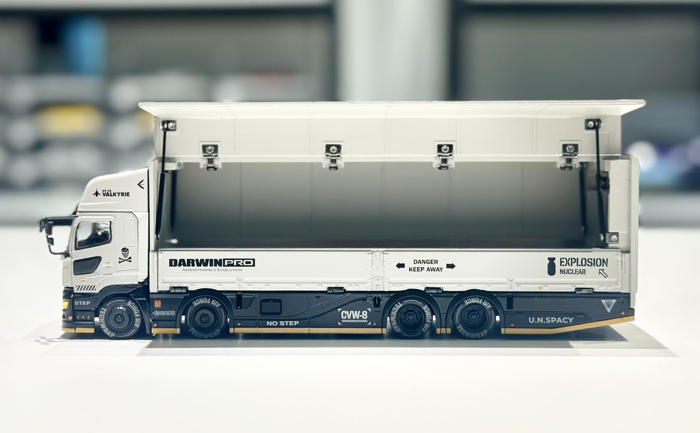 GCD 1/64 日野 プロフィア 2018 DarwinPRO GCD 1:64 Hino Profia 700