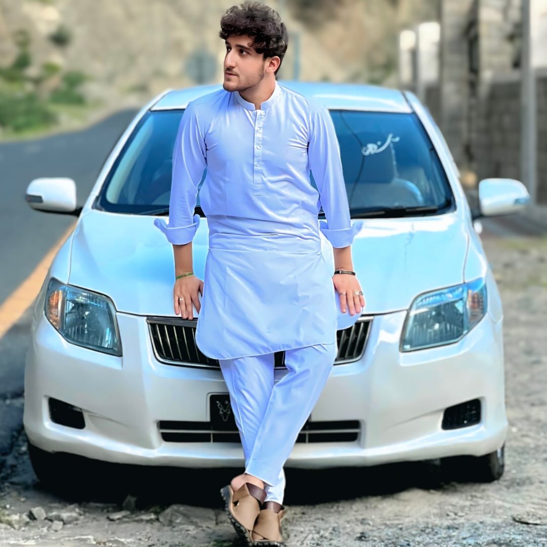 Zindagi 💯🥲🥀 ️‍🩹 . . Wandering Falcons DM for book your seat now 📩 ...