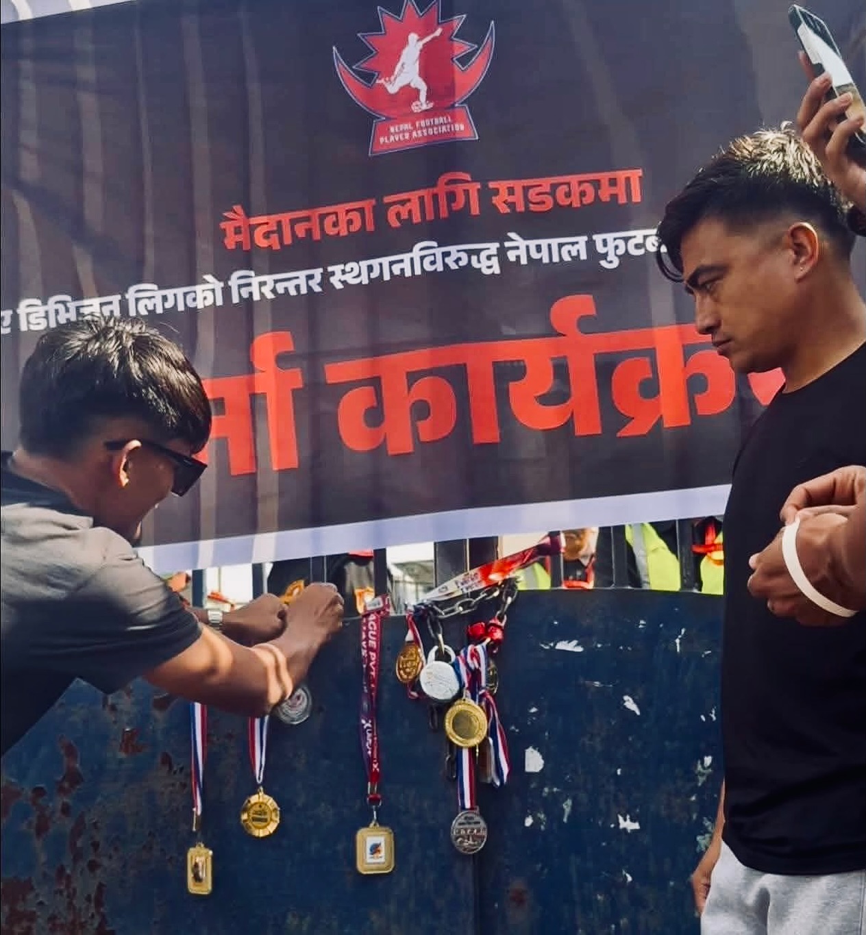 Bhakundo.np - You can feel this photo ,FOOTBALL IN NEPAL ! 💔 877 days ...