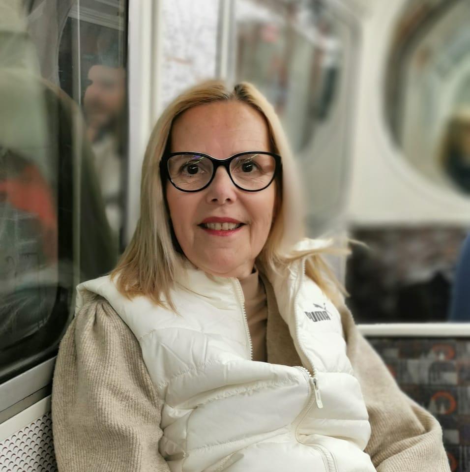 angela-mitchell