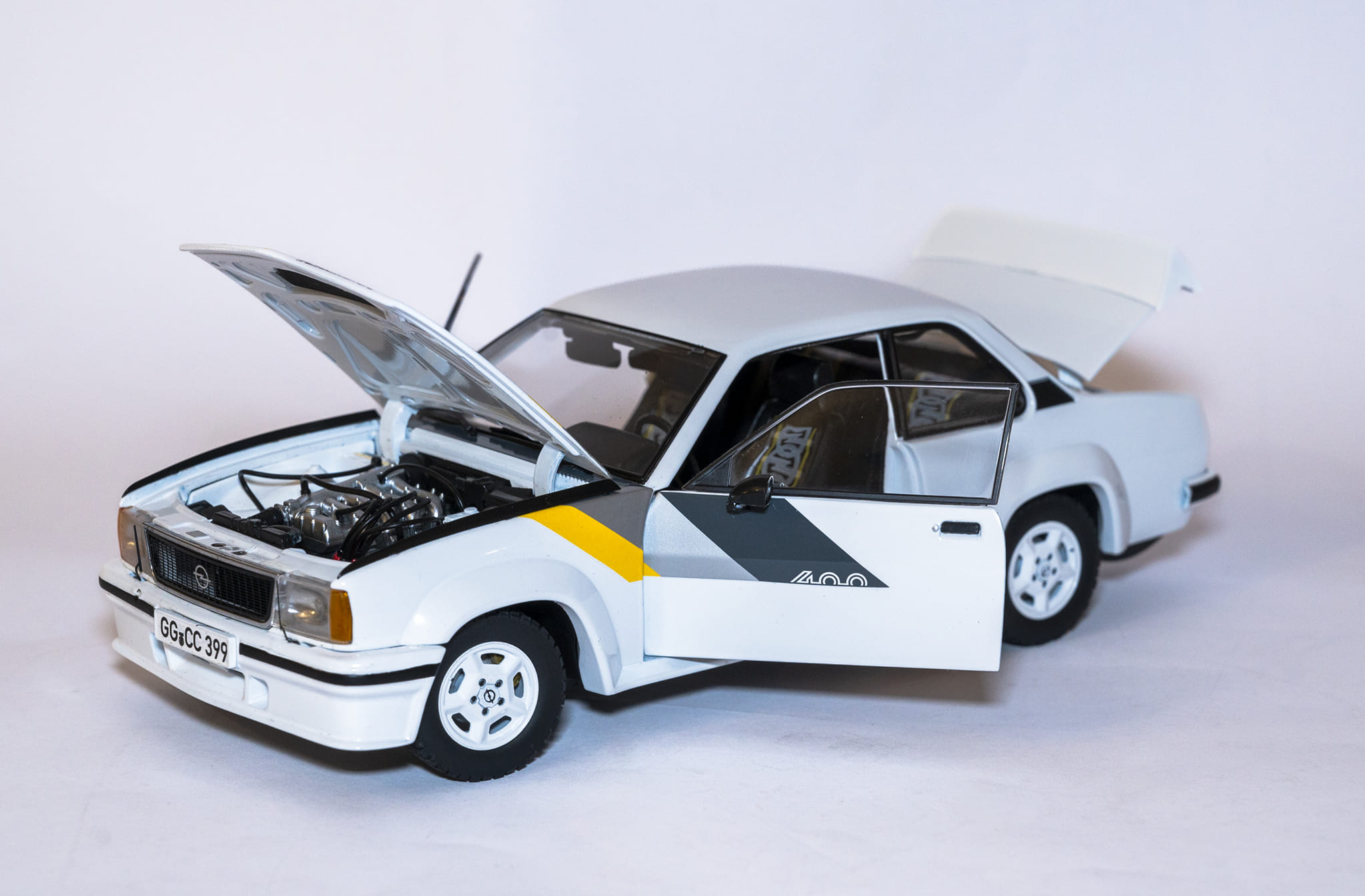 Opel Ascona 400 Street Scale : 1:18 New Item No.: #5399 Color