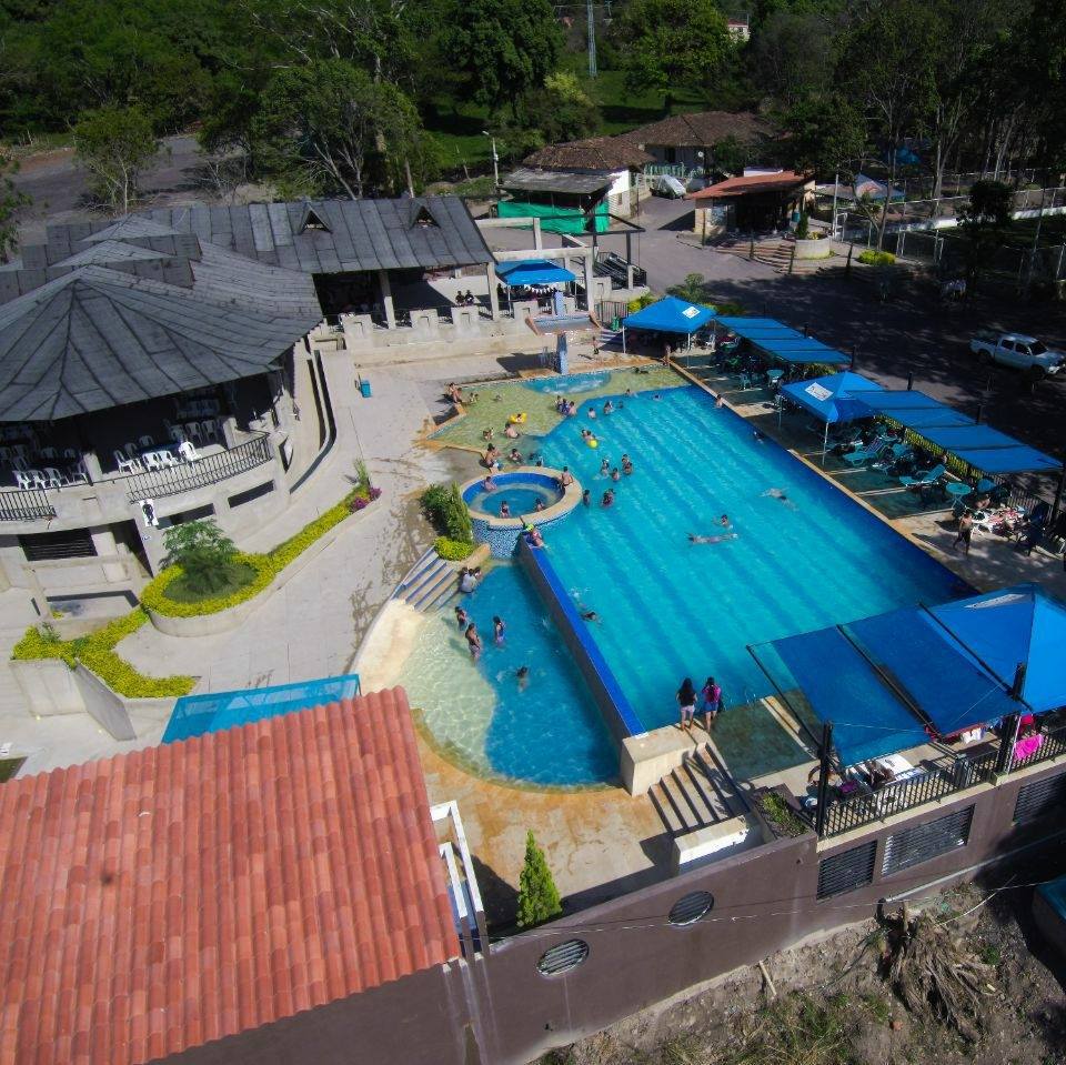 Centro Recreacional y Ecoturístico las Palmeras Capitanejo Santander ...